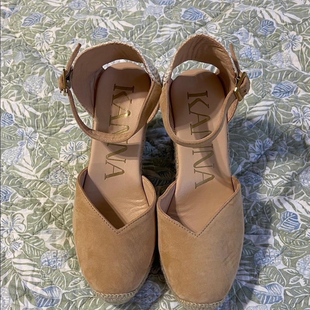 Kanna Women's Beige Espadrille Wedges